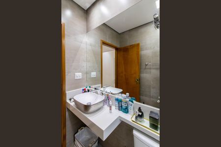 Casa à venda com 160m², 3 quartos e 2 vagas Casa à venda com 160m², 3 quartos e 2 vagasBanheiro da Suíte