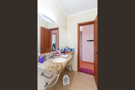 Casa à venda com 175m², 3 quartos e 2 vagasBanheiro