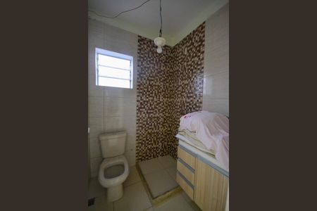 Casa para alugar com 120m², 2 quartos e 1 vaga Casa para alugar com 120m², 2 quartos e 1 vagaBanheiro Social