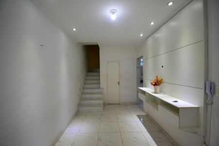 Casa para alugar com 120m², 2 quartos e 1 vaga Casa para alugar com 120m², 2 quartos e 1 vagaSala