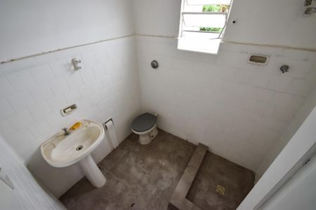 Casa à venda com 150m², 2 quartos e 2 vagas Casa à venda com 150m², 2 quartos e 2 vagasBanheiro