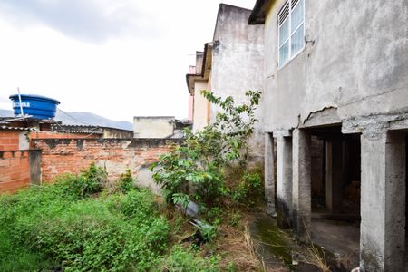 Casa à venda com 150m², 2 quartos e 2 vagas Casa à venda com 150m², 2 quartos e 2 vagasQuintal