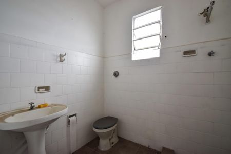 Casa à venda com 150m², 2 quartos e 2 vagas Casa à venda com 150m², 2 quartos e 2 vagasBanheiro