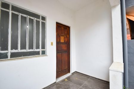 Casa à venda com 150m², 2 quartos e 2 vagas Casa à venda com 150m², 2 quartos e 2 vagasVaranda