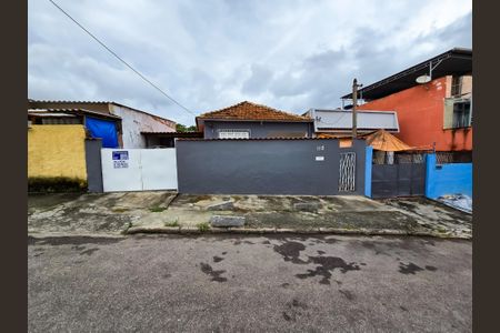 Casa à venda com 150m², 2 quartos e 2 vagas Casa à venda com 150m², 2 quartos e 2 vagasFachada