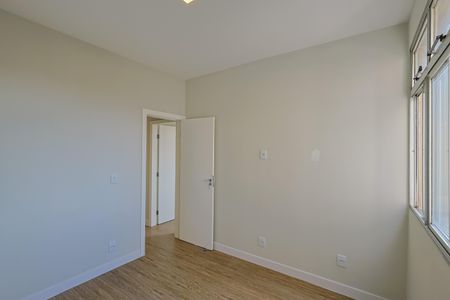 Apartamento à venda com 125m², 3 quartos e 1 vaga Apartamento à venda com 125m², 3 quartos e 1 vagaQuarto 2