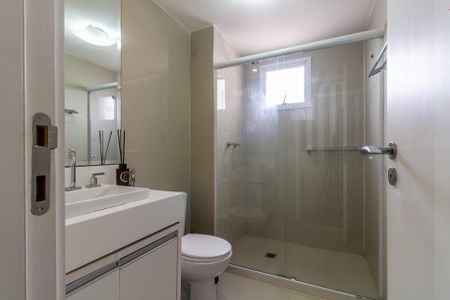 Apartamento à venda com 136m², 2 quartos e 2 vagas Apartamento à venda com 136m², 2 quartos e 2 vagasBanheiro Suíte 1