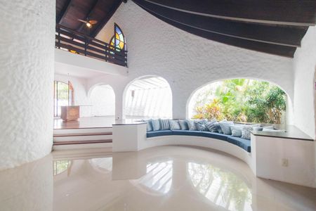 Sala de casa à venda com 4 quartos, 700m² em Vila Conceição, Porto Alegre