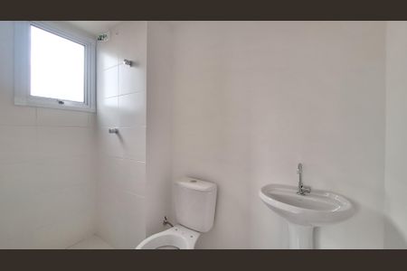 Banheiro Social de apartamento para alugar com 1 quarto, 28m² em Parque Industrial Tomas Edson, São Paulo