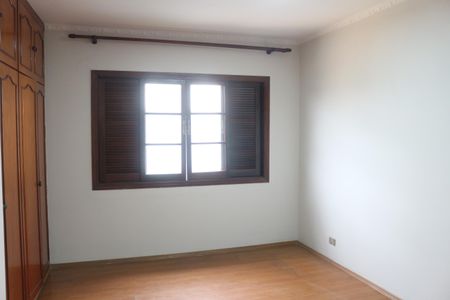 Casa à venda com 245m², 4 quartos e 4 vagasSuíte
