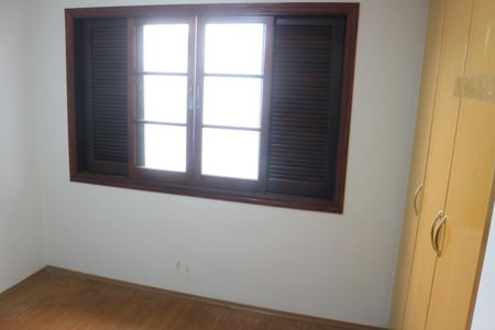 Casa à venda com 245m², 4 quartos e 4 vagasQuarto 2