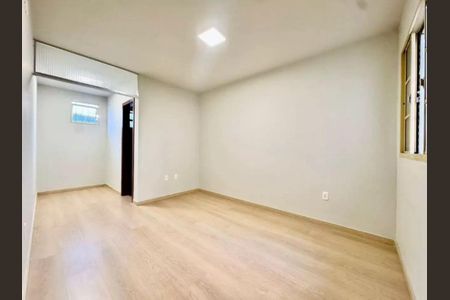 Foto 05 de casa à venda com 4 quartos, 210m² em Castelo, Belo Horizonte