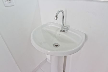 Apartamento para alugar com 34m², 2 quartos e sem vaga Apartamento para alugar com 34m², 2 quartos e sem vagaBanheiro Social