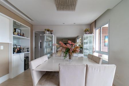 Apartamento à venda com 132m², 3 quartos e 2 vagas Apartamento à venda com 132m², 3 quartos e 2 vagasSala