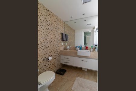 Apartamento à venda com 132m², 3 quartos e 2 vagas Apartamento à venda com 132m², 3 quartos e 2 vagasBanheiro da Suíte