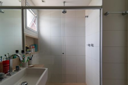 Apartamento à venda com 132m², 3 quartos e 2 vagas Apartamento à venda com 132m², 3 quartos e 2 vagasBanheiro da Suíte