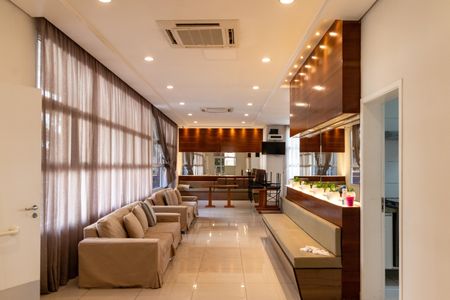 Apartamento à venda com 132m², 3 quartos e 2 vagas Apartamento à venda com 132m², 3 quartos e 2 vagasÁrea comum - Salão de festas