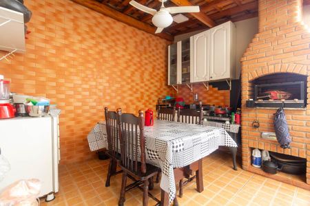 Casa à venda com 216m², 3 quartos e 1 vaga Casa à venda com 216m², 3 quartos e 1 vagaChurrasqueira