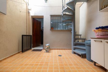 Casa à venda com 216m², 3 quartos e 1 vaga Casa à venda com 216m², 3 quartos e 1 vagaÁrea de Serviço