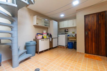 Casa à venda com 216m², 3 quartos e 1 vaga Casa à venda com 216m², 3 quartos e 1 vagaÁrea de Serviço