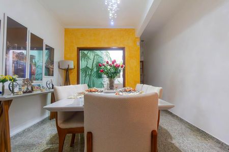 Casa à venda com 216m², 3 quartos e 1 vaga Casa à venda com 216m², 3 quartos e 1 vagaCopa