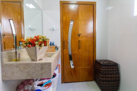 Casa à venda com 216m², 3 quartos e 1 vaga Casa à venda com 216m², 3 quartos e 1 vagaBanheiro