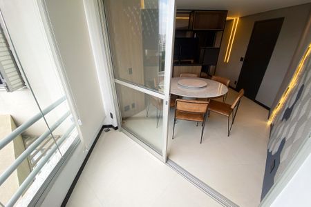 Apartamento para alugar com 56m², 1 quarto e 1 vaga Apartamento para alugar com 56m², 1 quarto e 1 vagaVaranda Sala de jantar