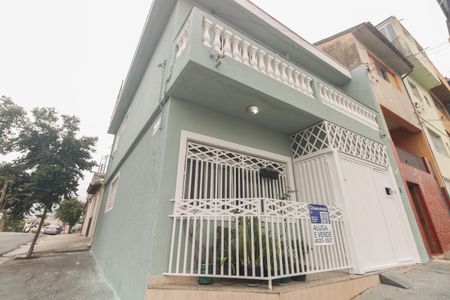 Casa à venda com 120m², 3 quartos e 1 vaga Casa à venda com 120m², 3 quartos e 1 vagaFachada