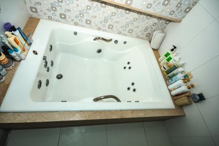 Casa à venda com 300m², 3 quartos e 3 vagasBanheiro Suíte 