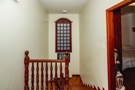 Casa à venda com 300m², 3 quartos e 3 vagasEscada 
