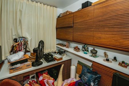 Casa à venda com 300m², 3 quartos e 3 vagasEscritório