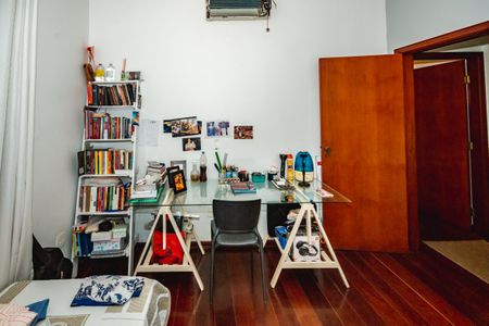 Casa à venda com 300m², 3 quartos e 3 vagasQuarto 2