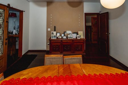 Casa à venda com 300m², 3 quartos e 3 vagasSala