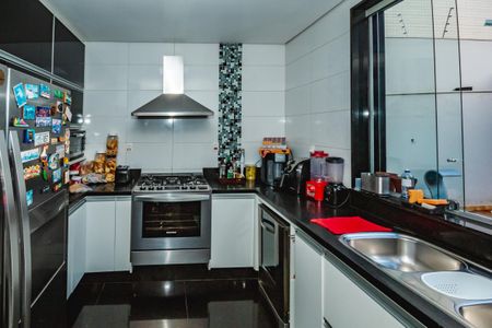 Casa à venda com 300m², 3 quartos e 3 vagasCozinha