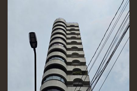 Apartamento para alugar com 180m², 4 quartos e 2 vagas Apartamento para alugar com 180m², 4 quartos e 2 vagasFachada