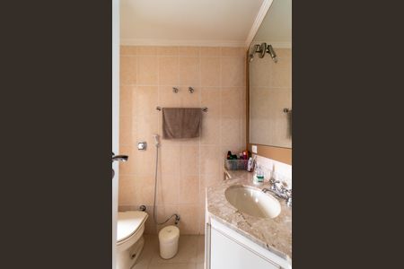 Apartamento para alugar com 180m², 4 quartos e 2 vagas Apartamento para alugar com 180m², 4 quartos e 2 vagasBanheiro da Suíte 2