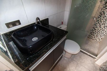 Apartamento à venda com 70m², 3 quartos e 1 vaga Apartamento à venda com 70m², 3 quartos e 1 vagaBanheiro da Suíte