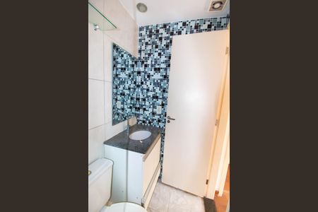 Apartamento à venda com 70m², 3 quartos e 1 vaga Apartamento à venda com 70m², 3 quartos e 1 vagaBanheiro Social