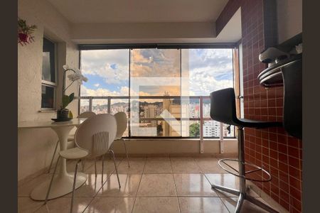 Apartamento para alugar com 100m², 1 quarto e 1 vaga