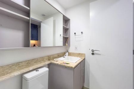 Banheiro de kitnet/studio para alugar com 1 quarto, 27m² em Vila Mariana, São Paulo