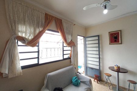 Sala de casa para alugar com 2 quartos, 70m² em Jardim Rossin, Campinas