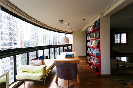 Apartamento à venda com 160m², 3 quartos e 4 vagasVaranda