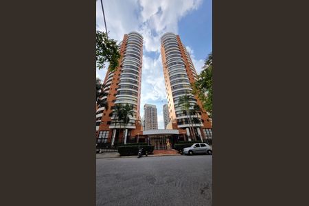 Apartamento à venda com 160m², 3 quartos e 4 vagasFachada