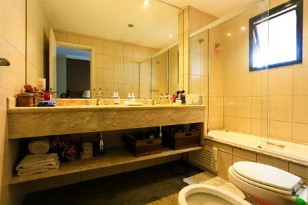 Apartamento à venda com 160m², 3 quartos e 4 vagasBanheiro da Suíte 3