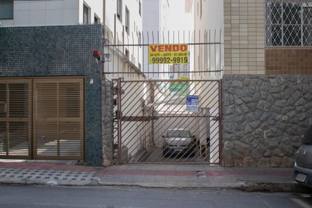Apartamento para alugar com 110m², 3 quartos e 1 vaga Apartamento para alugar com 110m², 3 quartos e 1 vagaFachada