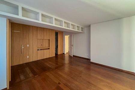 Apartamento à venda com 175m², 4 quartos e 2 vagasSuíte