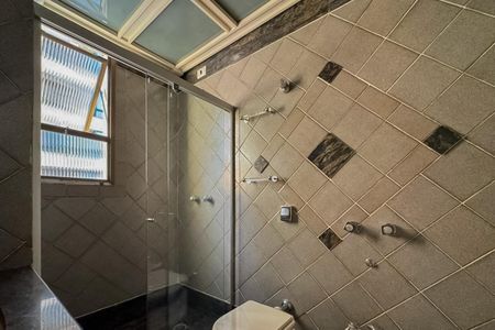 Apartamento à venda com 175m², 4 quartos e 2 vagasBanheiro