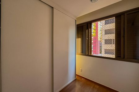 Apartamento à venda com 175m², 4 quartos e 2 vagasQuarto 2