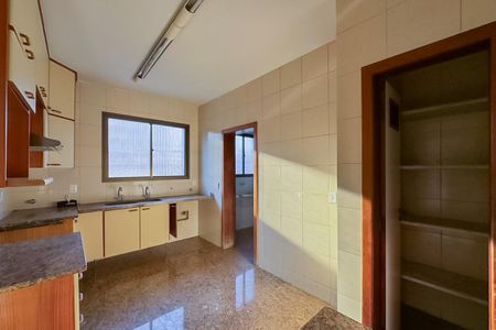 Apartamento à venda com 175m², 4 quartos e 2 vagasCozinha
