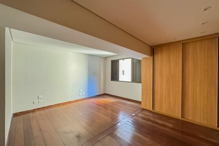 Apartamento à venda com 175m², 4 quartos e 2 vagasSuíte